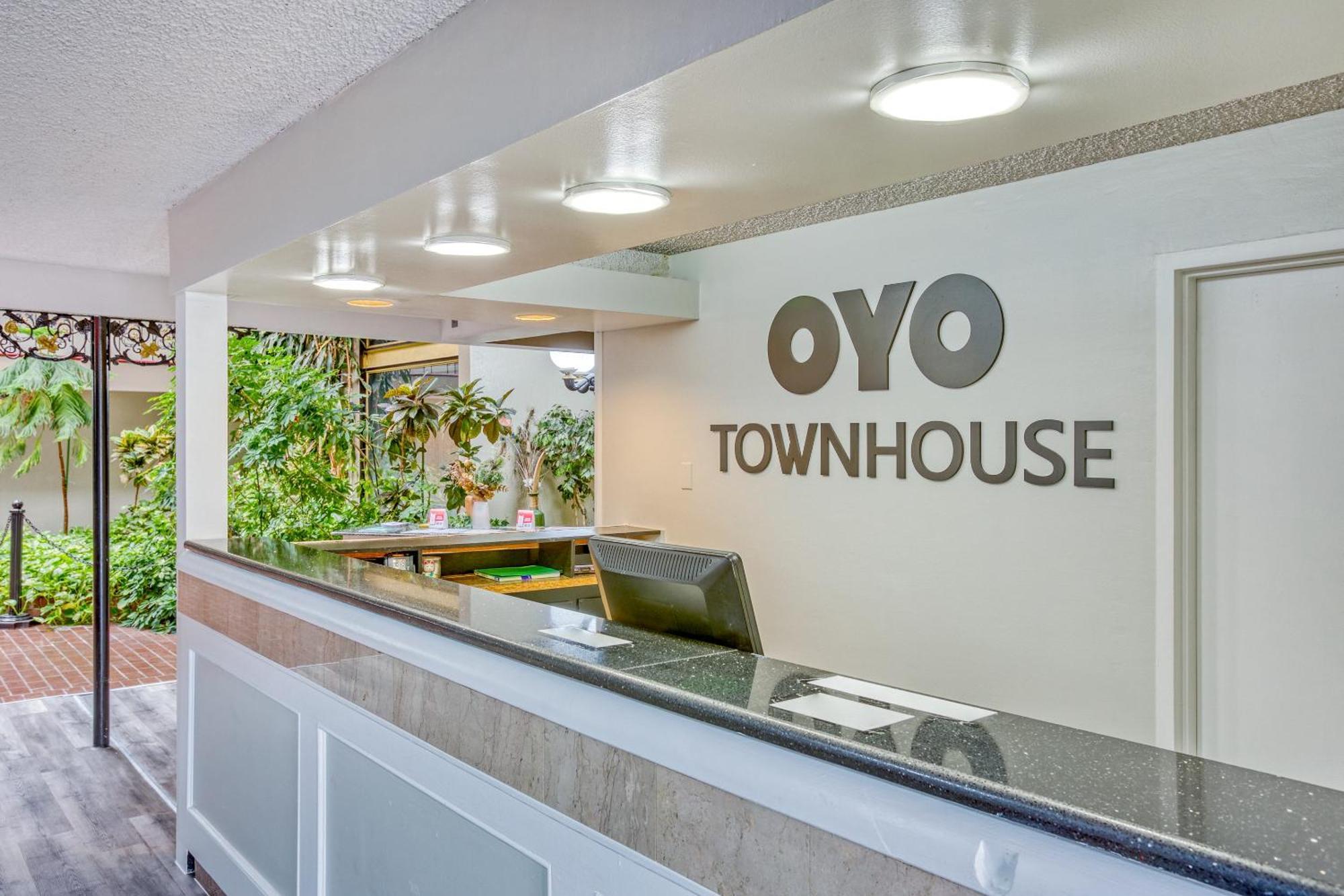 Oyo Townhouse Tulsa Woodland Hills Hotel Ngoại thất bức ảnh