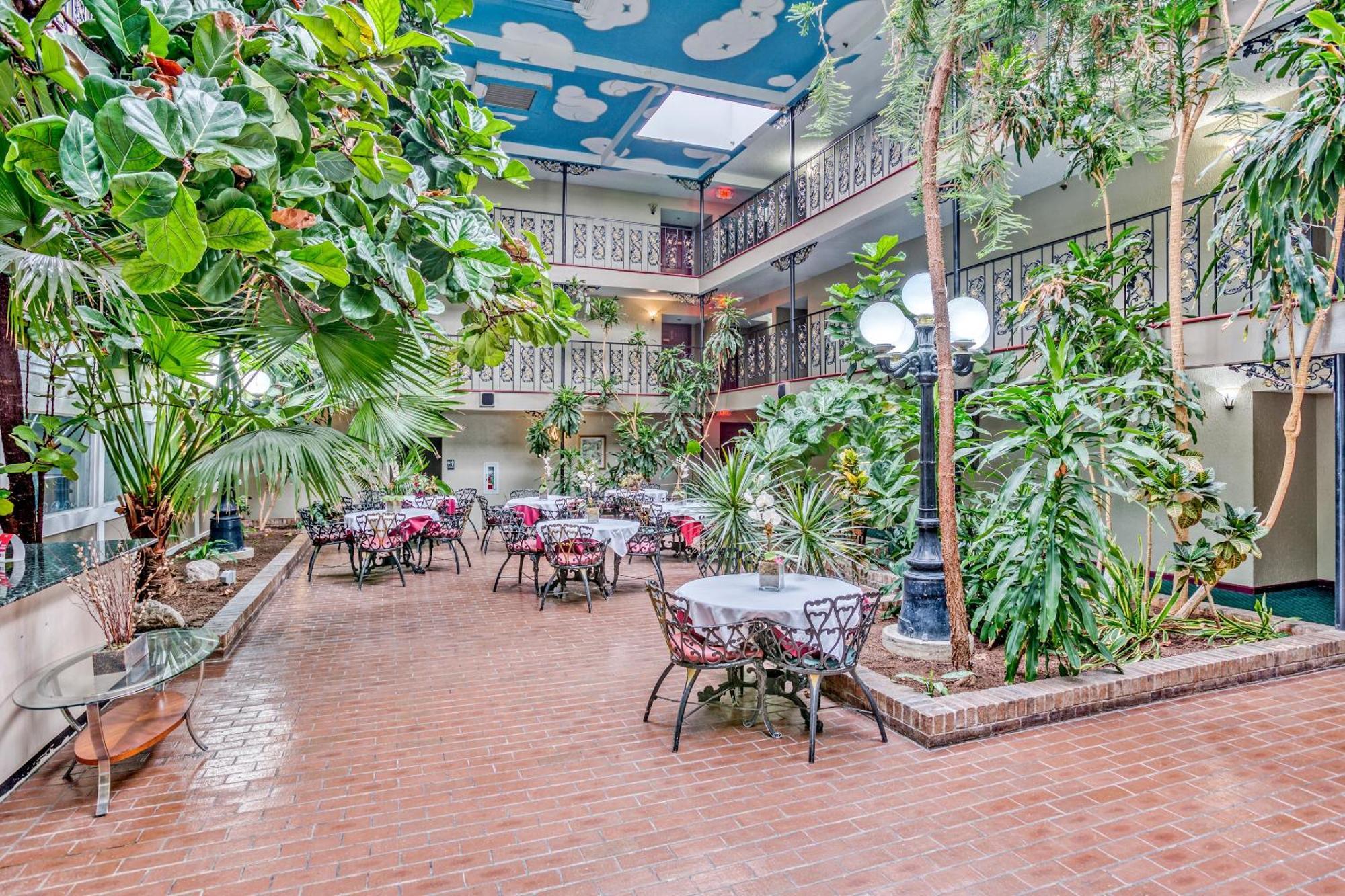 Oyo Townhouse Tulsa Woodland Hills Hotel Ngoại thất bức ảnh