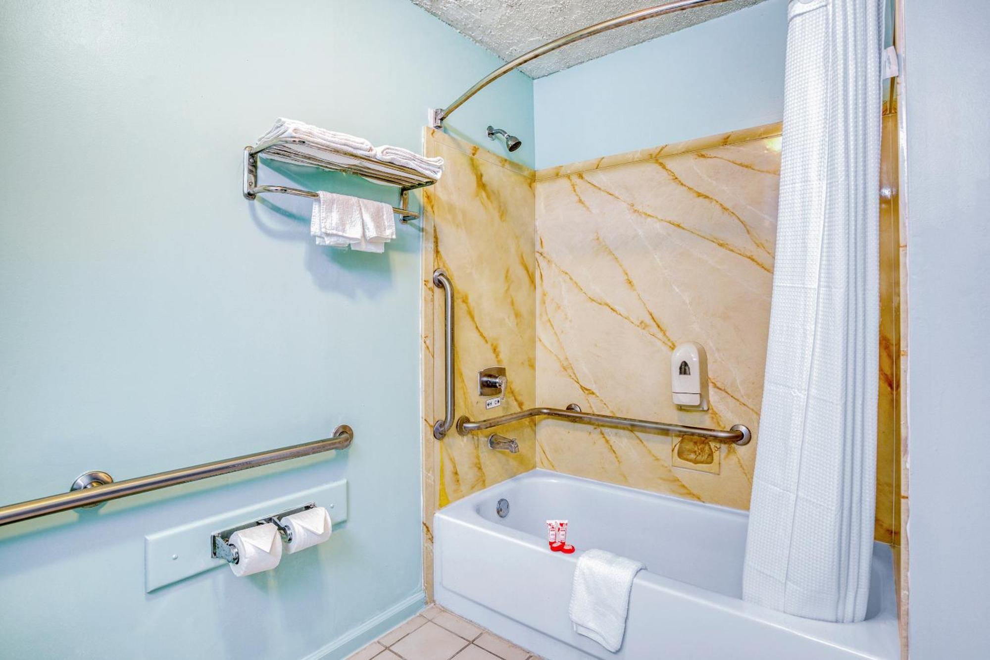 Oyo Townhouse Tulsa Woodland Hills Hotel Ngoại thất bức ảnh