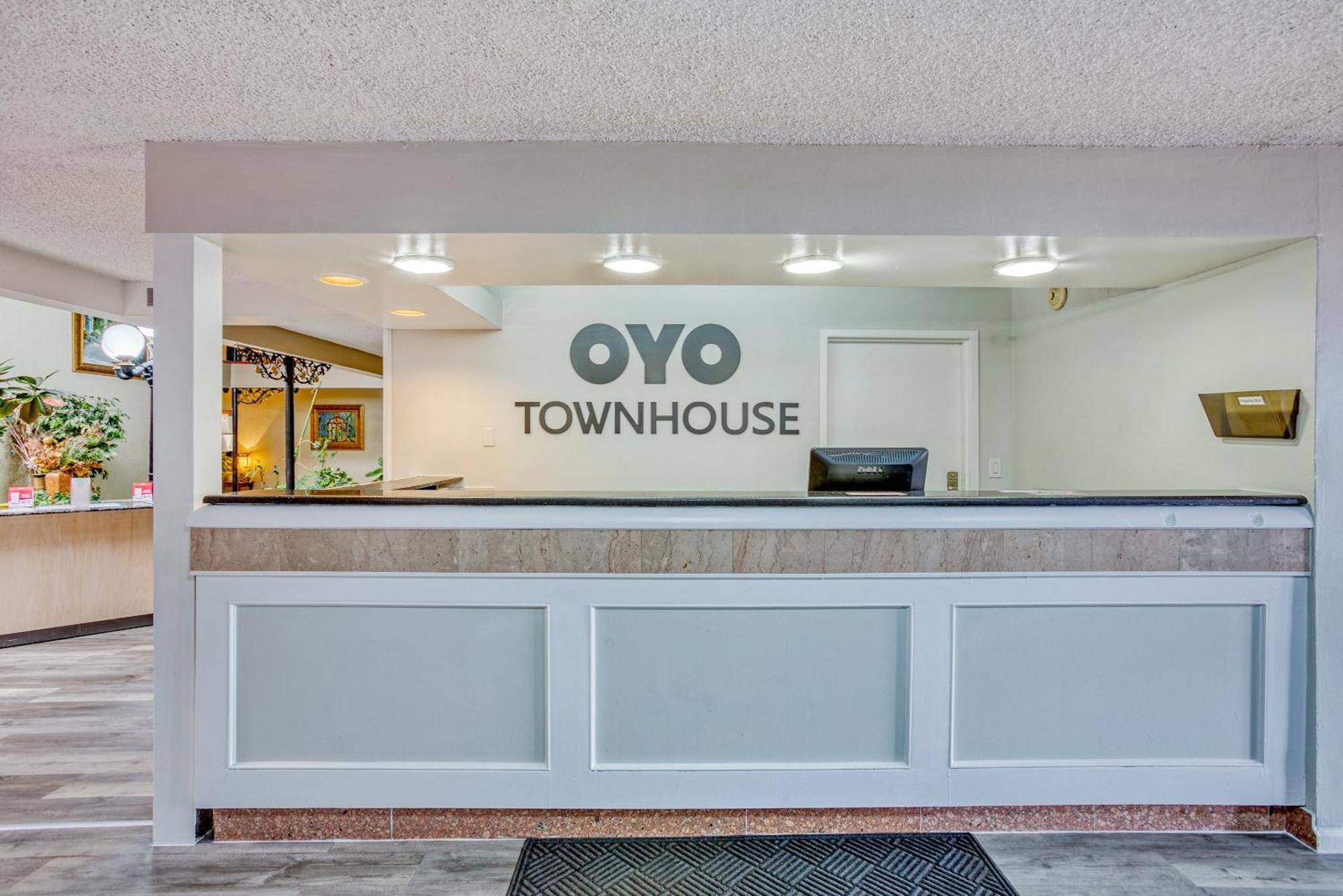 Oyo Townhouse Tulsa Woodland Hills Hotel Ngoại thất bức ảnh